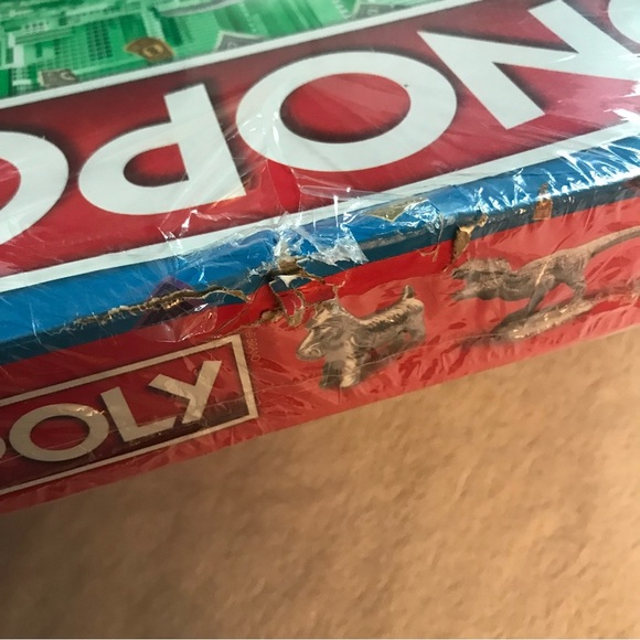 Hasbro Monopoly Classic Board Gam 2017 Hasbro Brand New C1009 - Picture 11 of 13